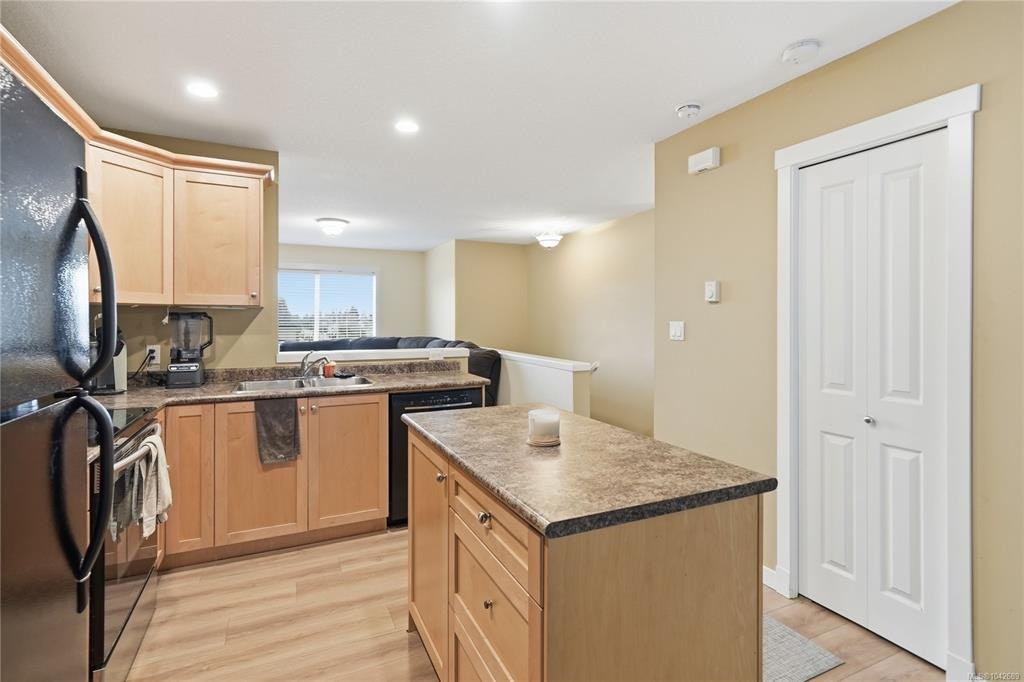 6085 Clayburn Place, Nanaimo, BC, V9V 1M6 - 14