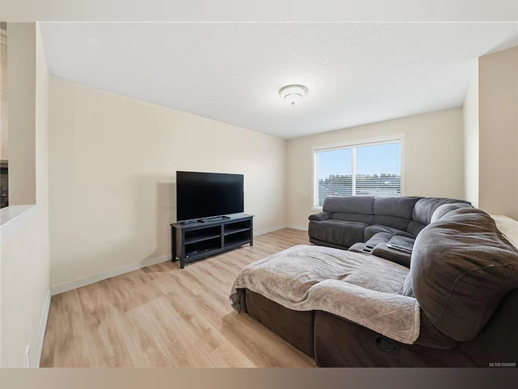 6085 Clayburn Place, Nanaimo, BC, V9V 1M6 - 2