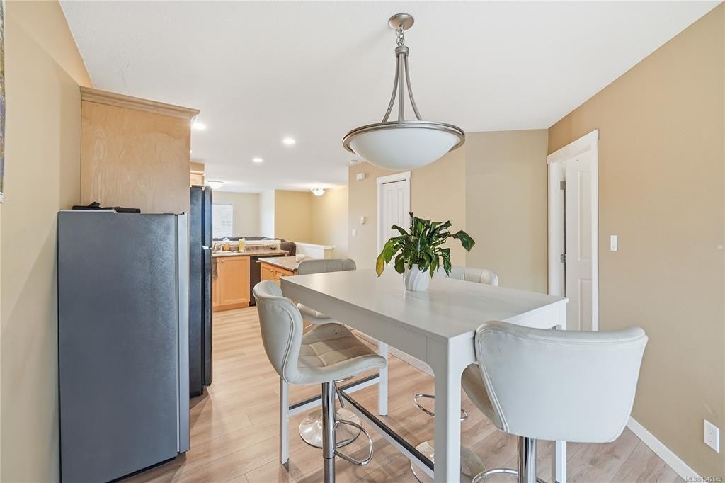 6085 Clayburn Place, Nanaimo, BC, V9V 1M6 - 16