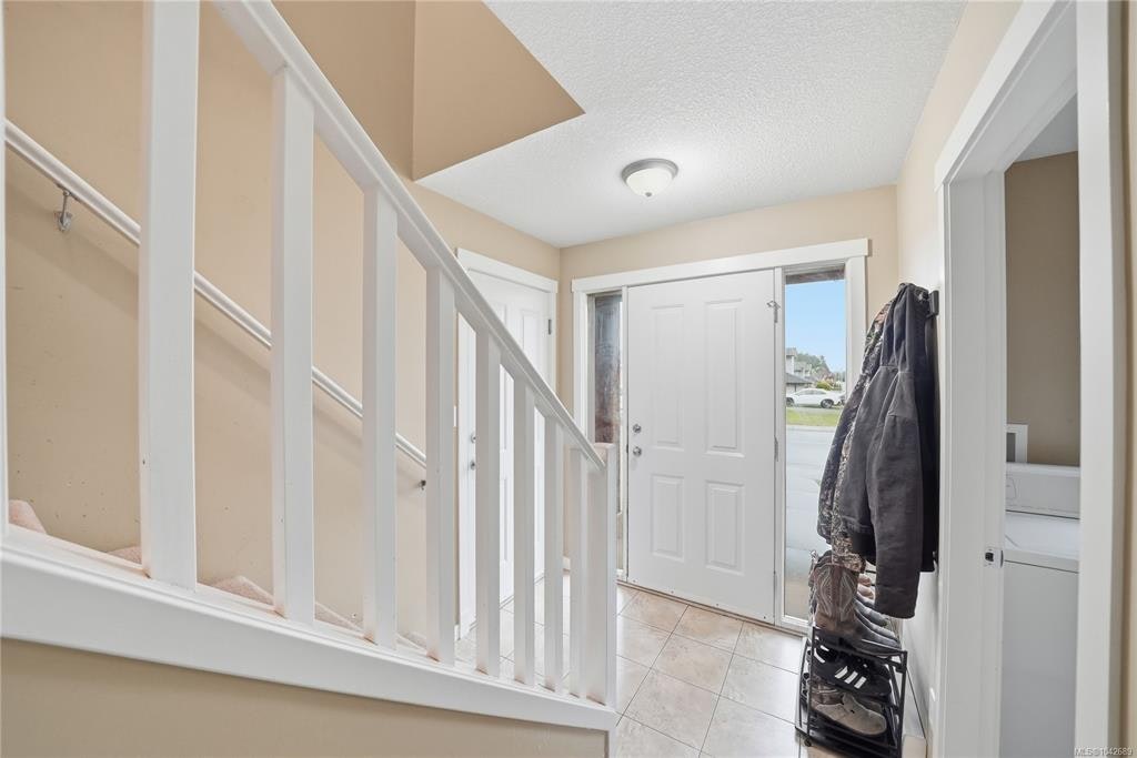 6085 Clayburn Place, Nanaimo, BC, V9V 1M6 - 11