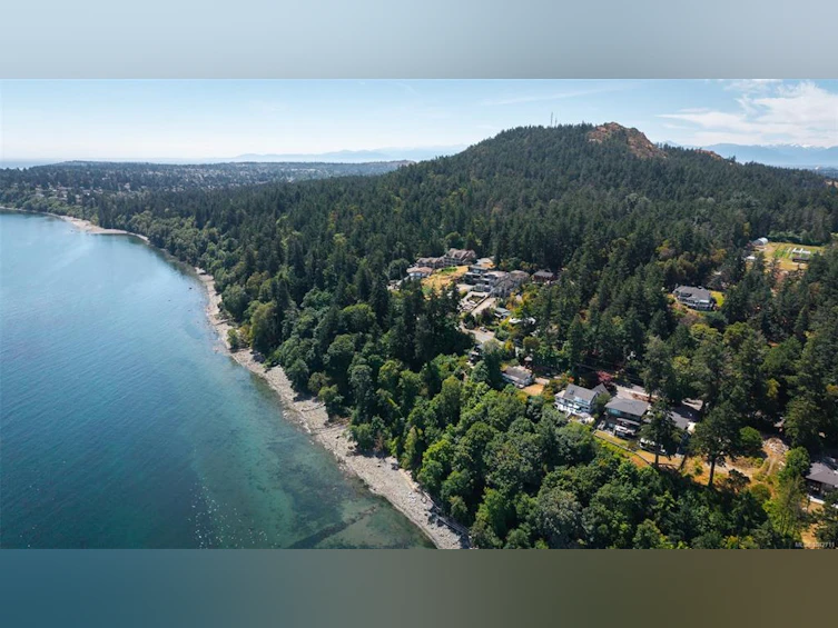 4569 Cordova Bay Road, Saanich, BC, V8X 3V6 - 15