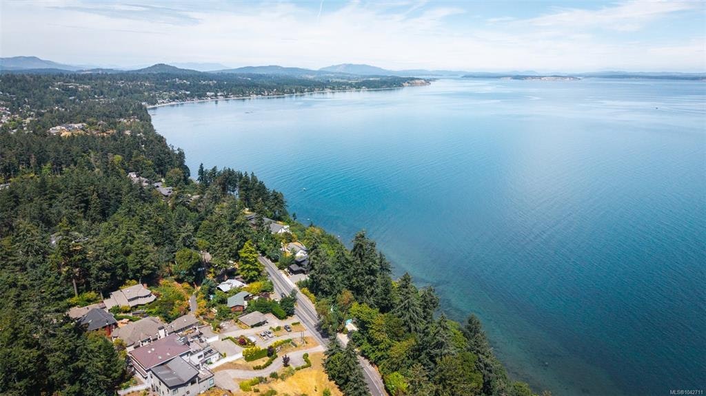 4569 Cordova Bay Road, Saanich, BC, V8X 3V6 - 11