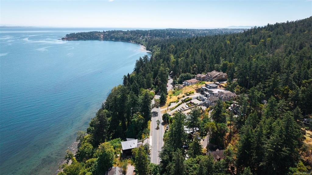 4569 Cordova Bay Road, Saanich, BC, V8X 3V6 - 8