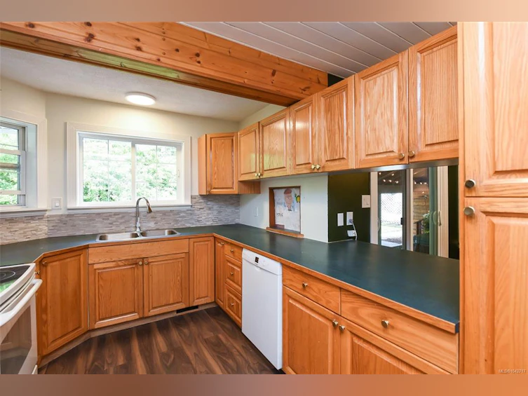 6587 Mystery Beach Road, Union Bay, BC, V0R 1W0 - 18