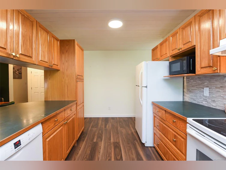 6587 Mystery Beach Road, Union Bay, BC, V0R 1W0 - 17