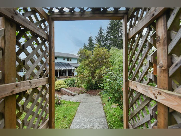 6587 Mystery Beach Road, Union Bay, BC, V0R 1W0 - 59