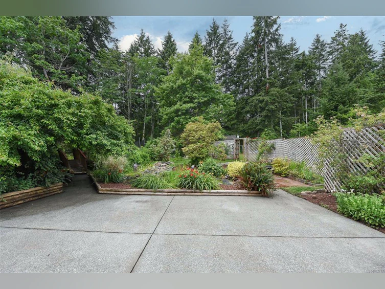 6587 Mystery Beach Road, Union Bay, BC, V0R 1W0 - 4
