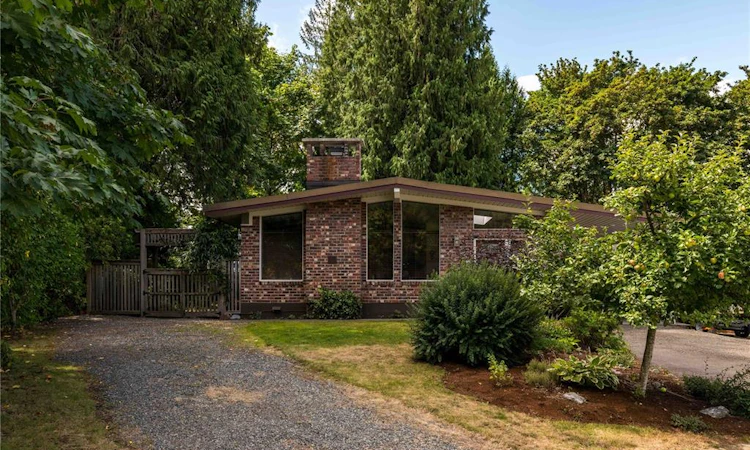 260 Dogwood Avenue