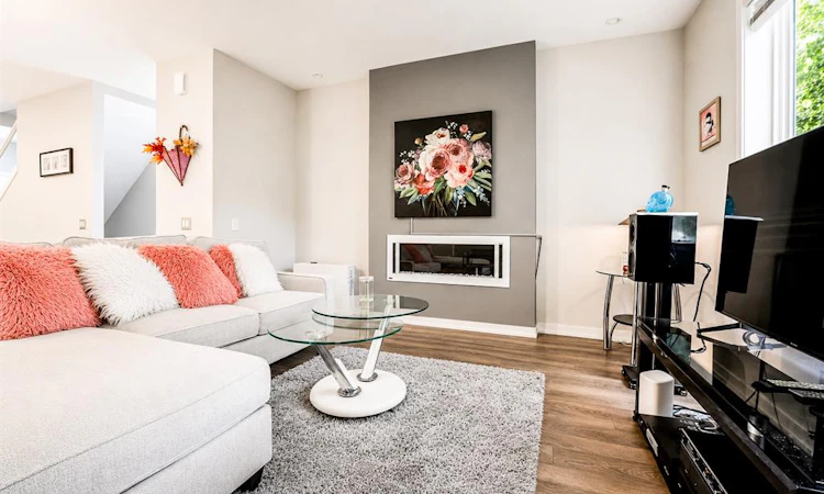 112-694 Hoylake Avenue