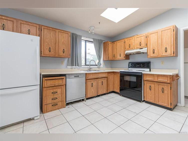 2036 Winmeadow Place, Sidney, BC, V8L 4S3 - 11