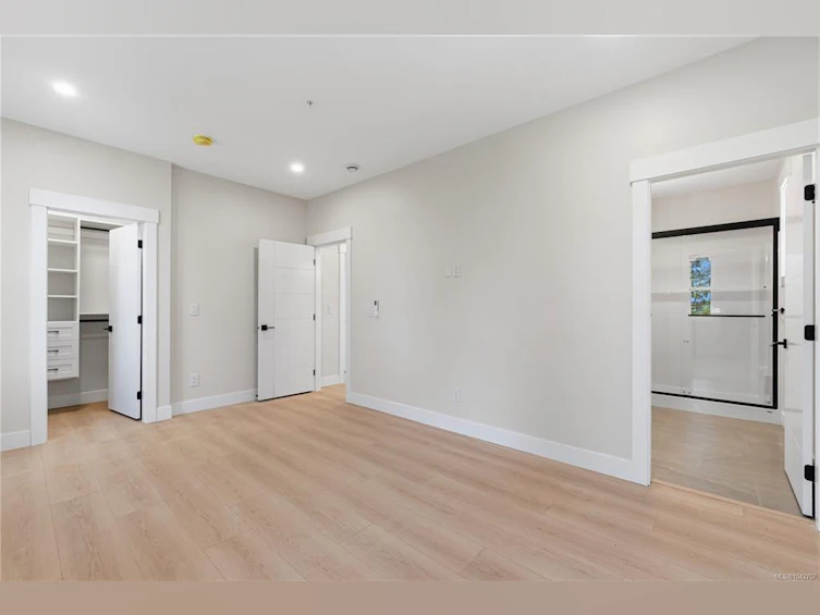 101-5311 Toms Turnabout, Nanaimo, BC, V9T 5M9 - 11
