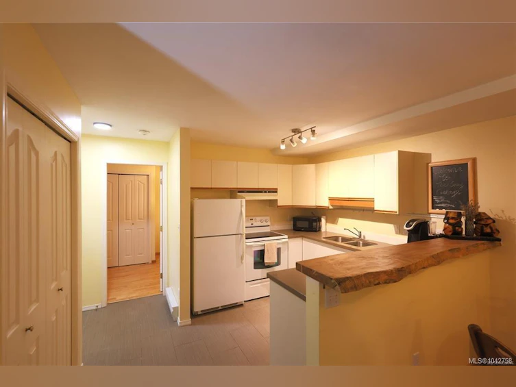 986 Seapearl Place, Saanich, BC, V8Y 2X3 - 44