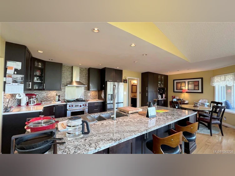 986 Seapearl Place, Saanich, BC, V8Y 2X3 - 7