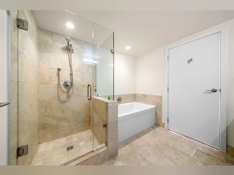 3-2830 Irma Street, Victoria, BC, V9A 1S2 - 24