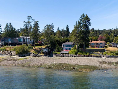 8543 Lochside Drive - 3