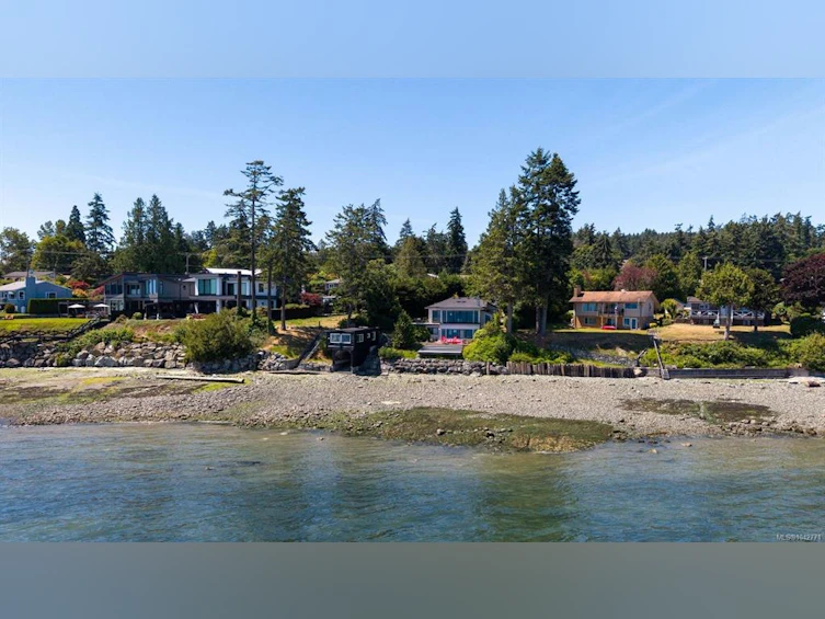8543 Lochside Drive, North Saanich, BC, V8L 1M5 - 3