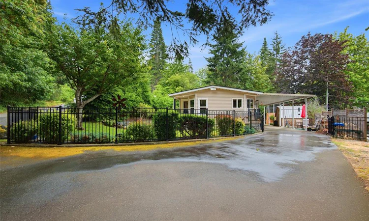 23-5679 Tomswood Road