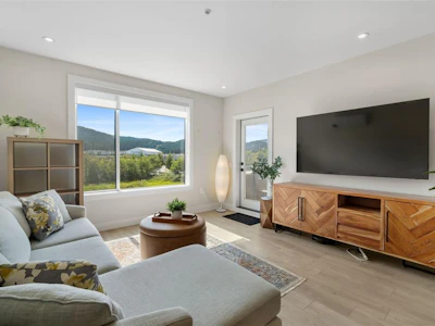 306-1371 Goldstream Avenue - 5