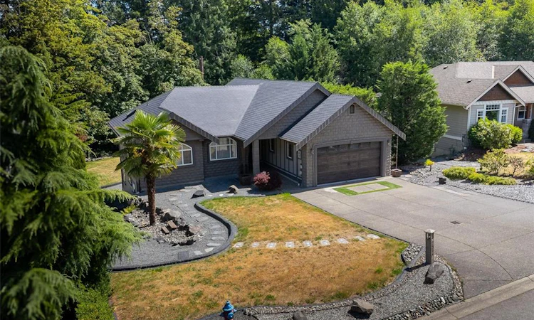 2544 Kinnoull Crescent