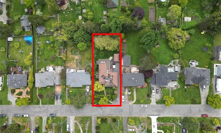 1637 Warren Gardens