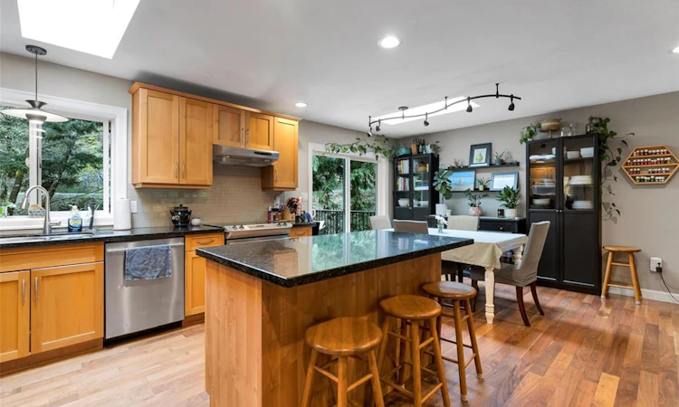 5308 Rocky Point Road