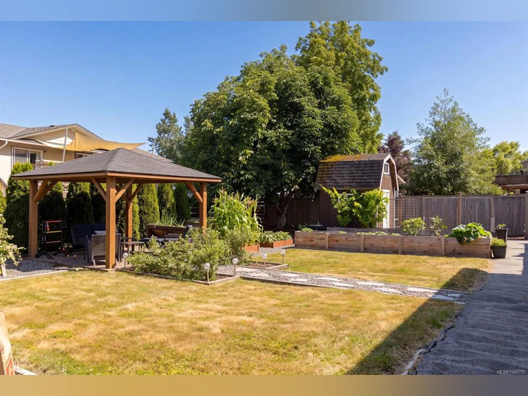 10019 Siddall Road, Sidney, BC, V8L 3M1 - 30