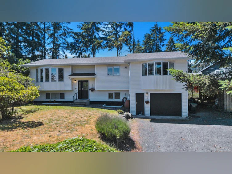 7487 Forest Turn Way, Nanaimo, BC, V0R 2H0 - 2
