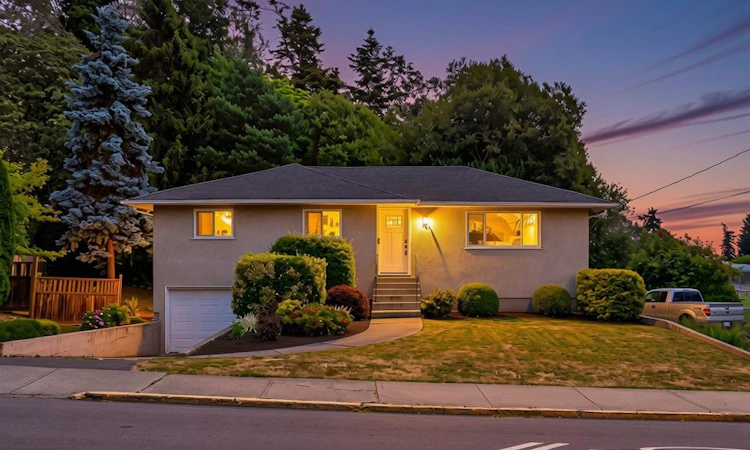 883 Lampson Street
