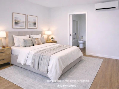 100B-3800 Burde Street - 3