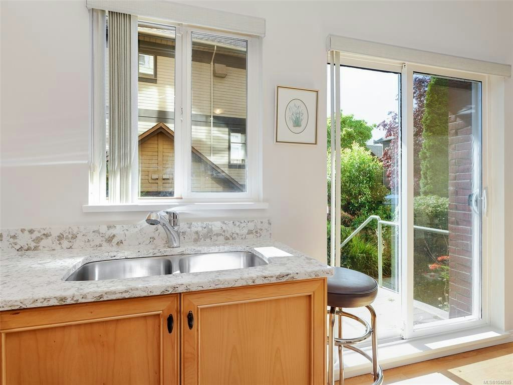 106-455 Kingston Street, Victoria, BC, V8V 1V8 - 11