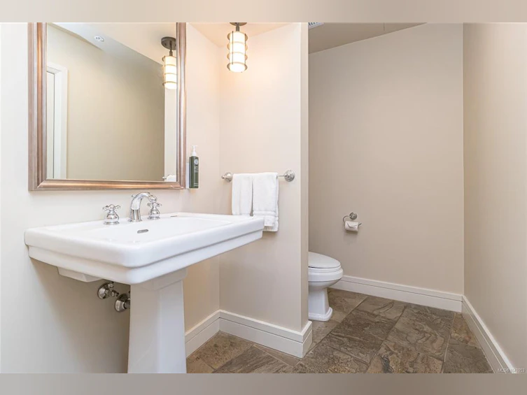 210 B&C-1376 Lynburne Place, Langford, BC, V8S 3J6 - 18