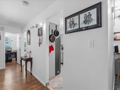 1530 Pacific Crescent - 5