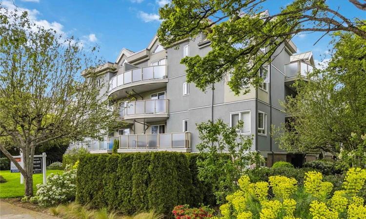 101-2710 Grosvenor Road