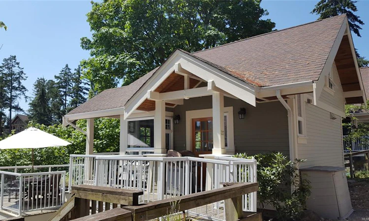 27A-2315 Mackinnon Road