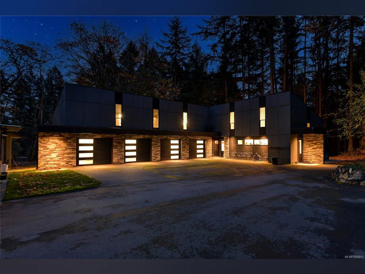 851 Sayward Road, Saanich, BC, V8Y 1R5 - 90