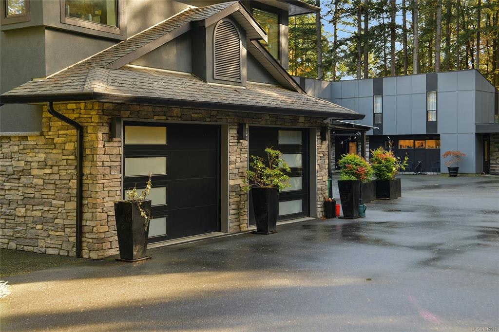 851 Sayward Road, Saanich, BC, V8Y 1R5 - 85