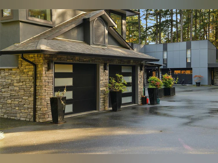 851 Sayward Road, Saanich, BC, V8Y 1R5 - 85