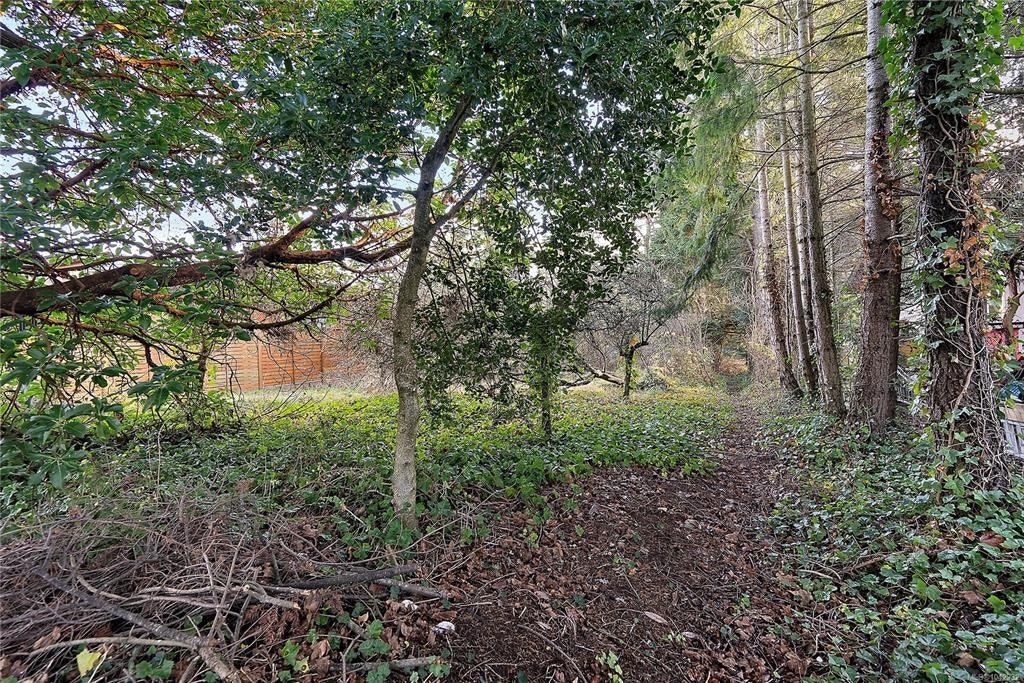 10211 Resthaven Drive, Sidney, BC, V8L 3H2 - 7
