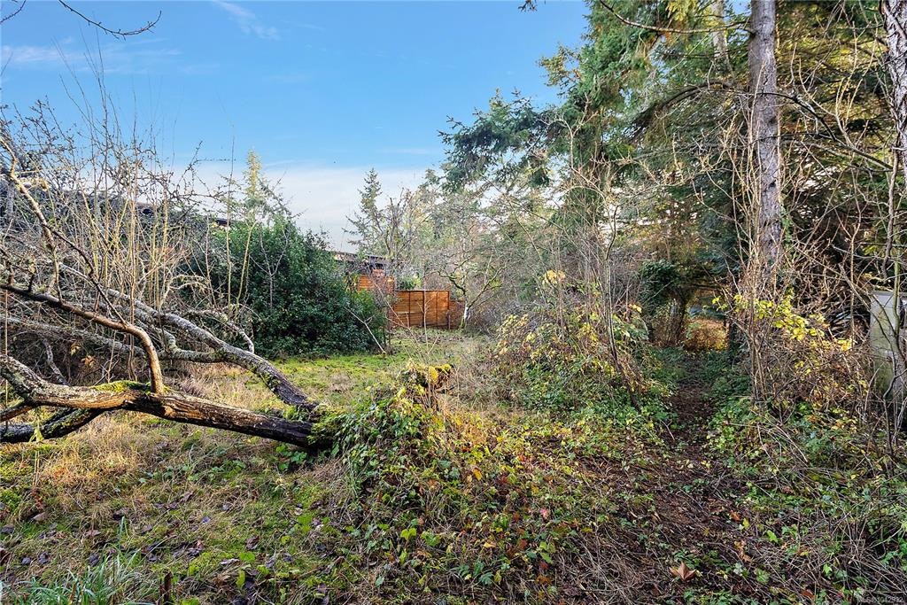 10211 Resthaven Drive, Sidney, BC, V8L 3H2 - 9