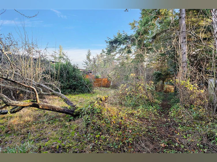 10211 Resthaven Drive, Sidney, BC, V8L 3H2 - 9