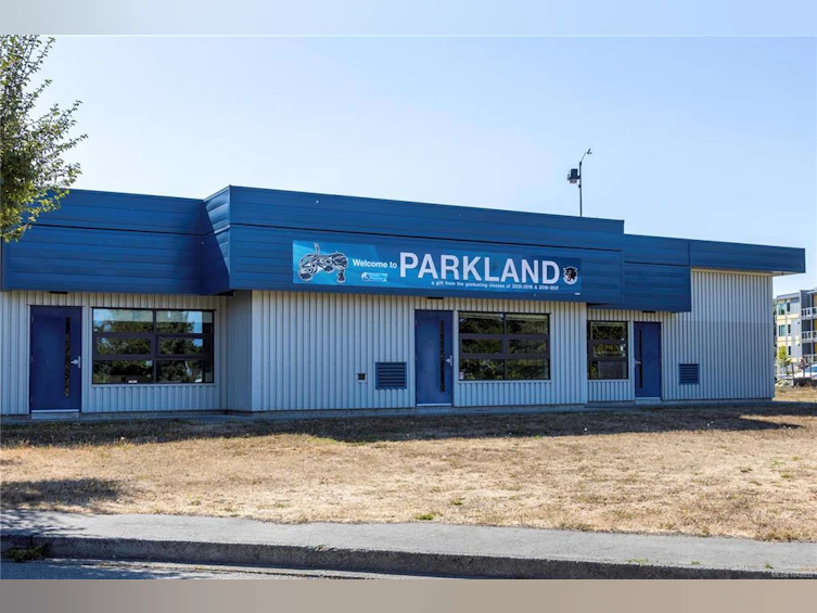 10211 Resthaven Drive, Sidney, BC, V8L 3H2 - 31
