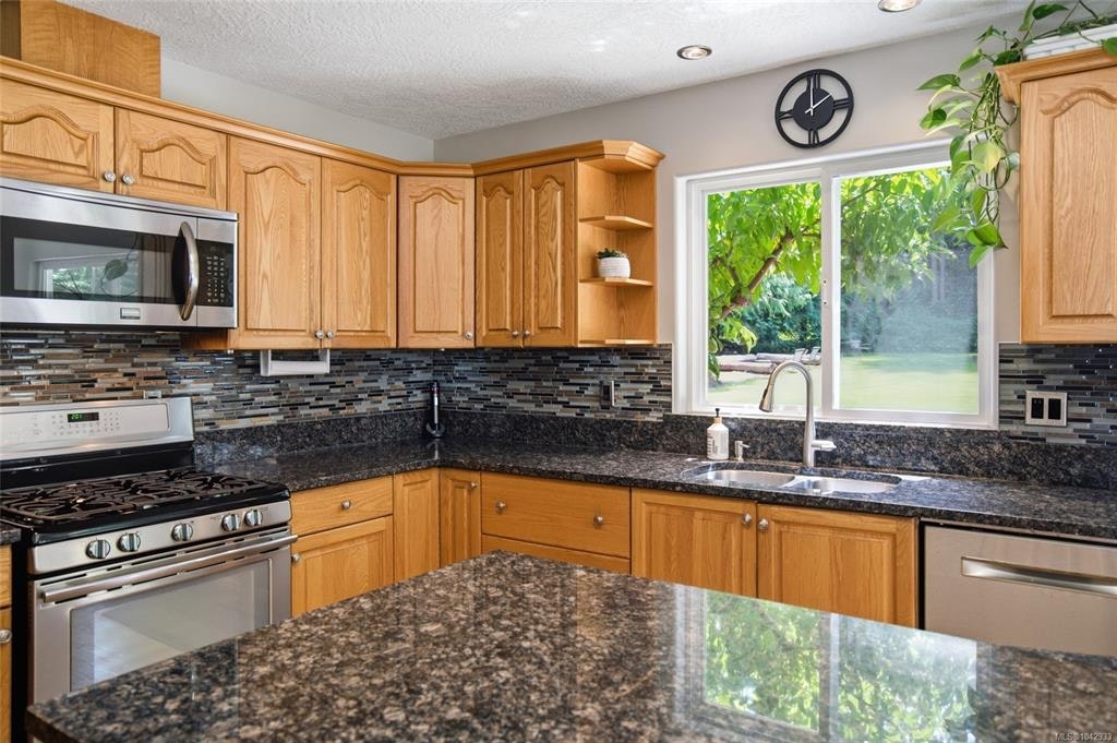 1755 Whibley Road, Errington, BC, V0R 1M0 - 16