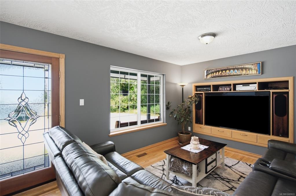 1755 Whibley Road, Errington, BC, V0R 1M0 - 9