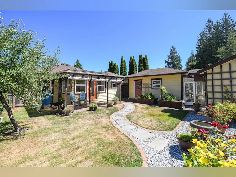 2849 Penrith Avenue, Cumberland, BC, V0R 1S0 - 3