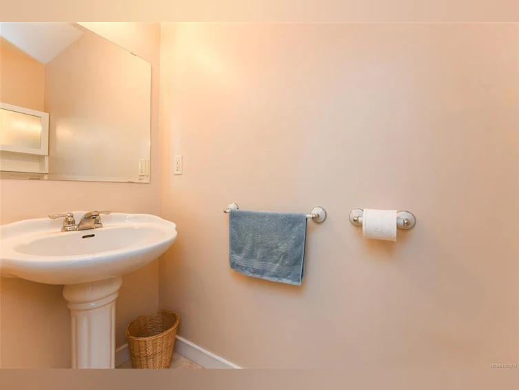 2849 Penrith Avenue, Cumberland, BC, V0R 1S0 - 32