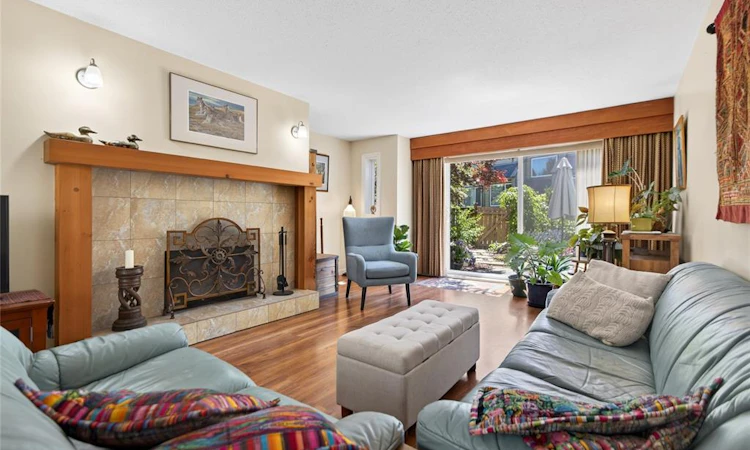 112-2250 Manor Place