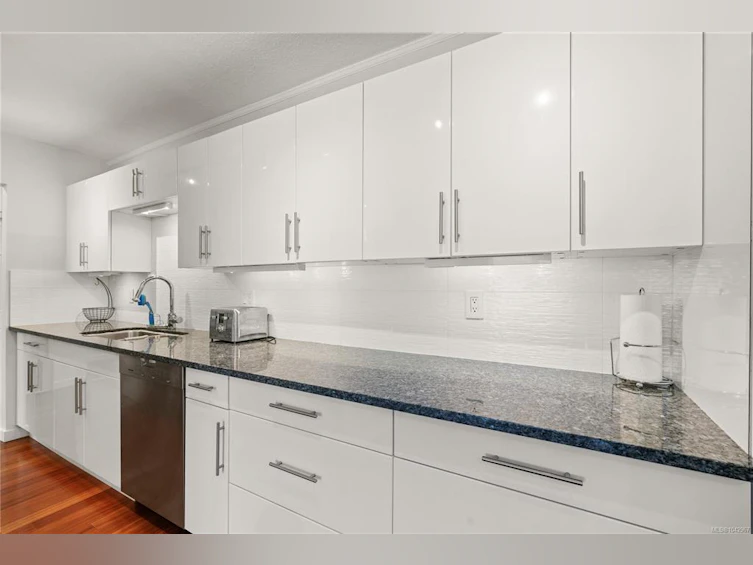 306-1101 Hilda Street, Victoria, BC, V8V 4T2 - 13