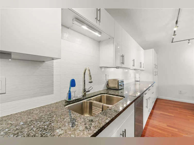 306-1101 Hilda Street, Victoria, BC, V8V 4T2 - 16