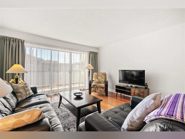 306-1101 Hilda Street, Victoria, BC, V8V 4T2 - 3