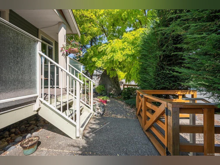 3827 Jingle Pot Road, Nanaimo, BC, V9T 5R1 - 34